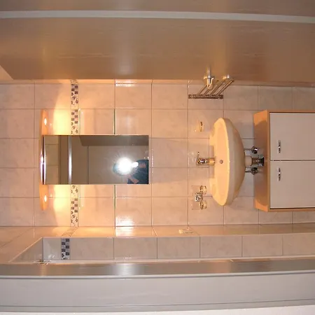 贝里恩沃农派利酒店